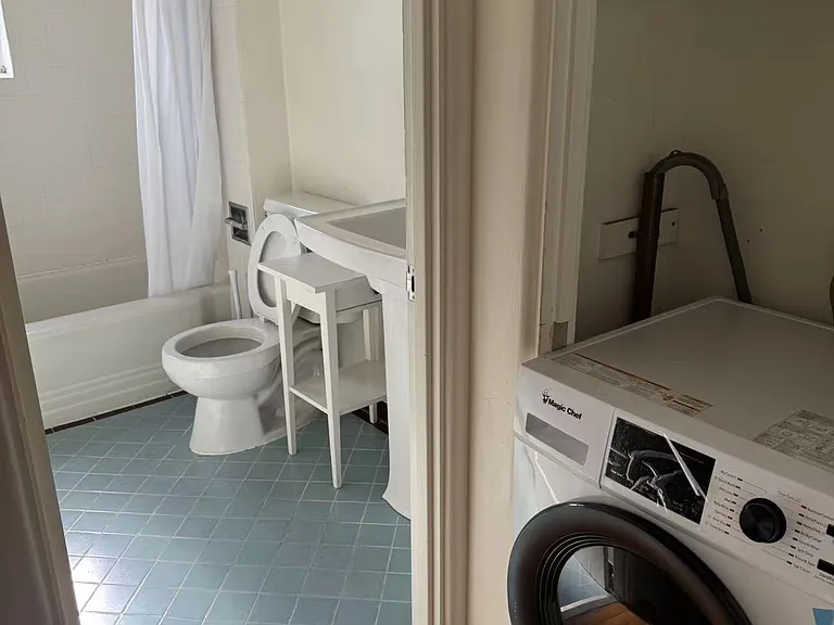 1686 Oxford St #1686 — Photo 7