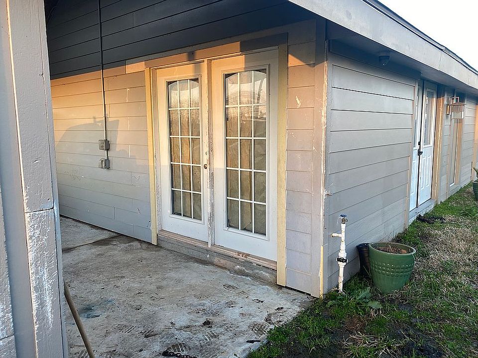 2nd image of 3622 Krenek Rd