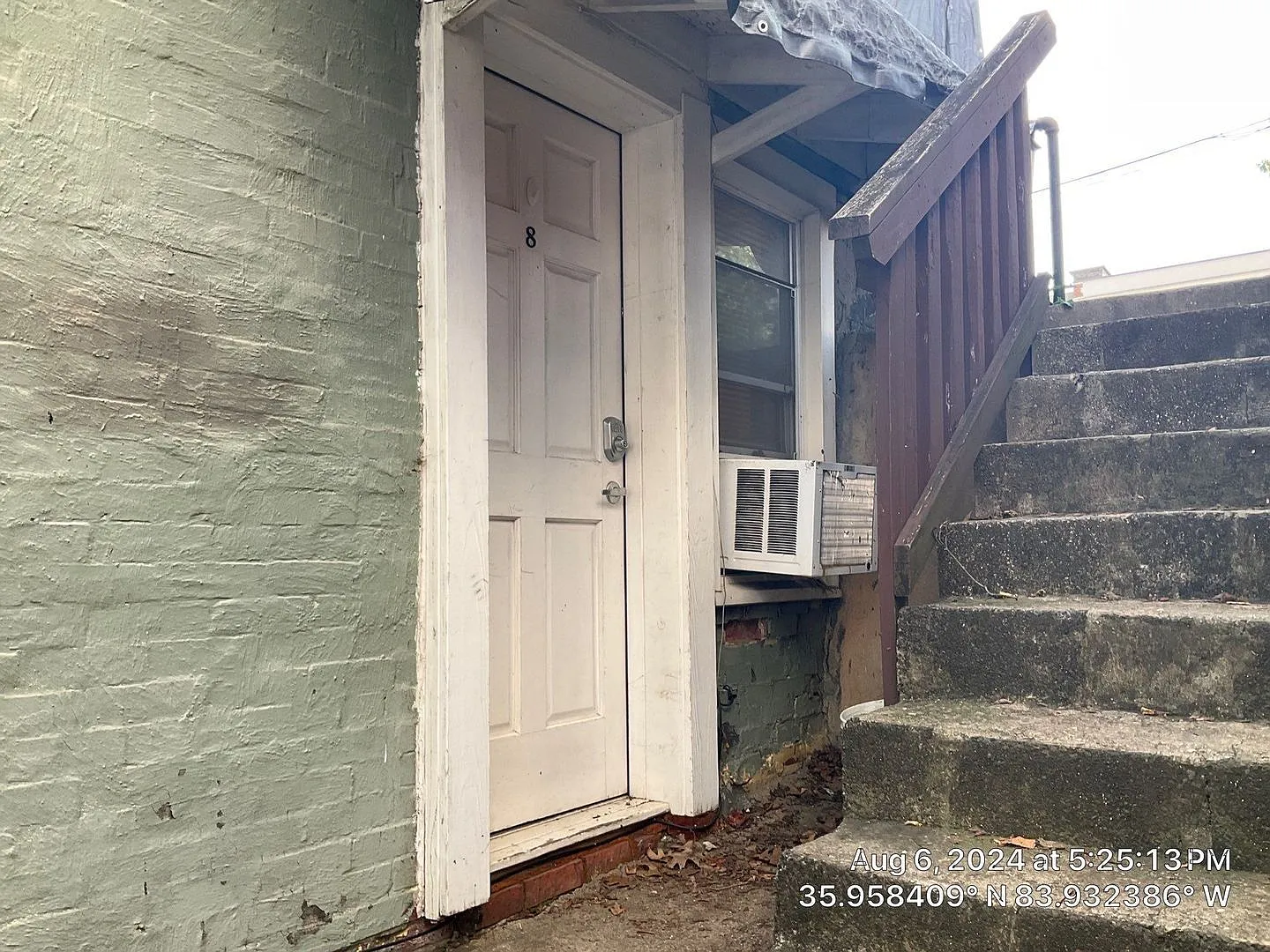 1 bed, 1.0 bath, 300 sqft, $895 — Photo 2