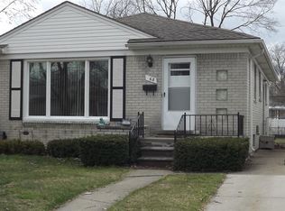 68 Elmsford Dr, Clawson, MI 48017
