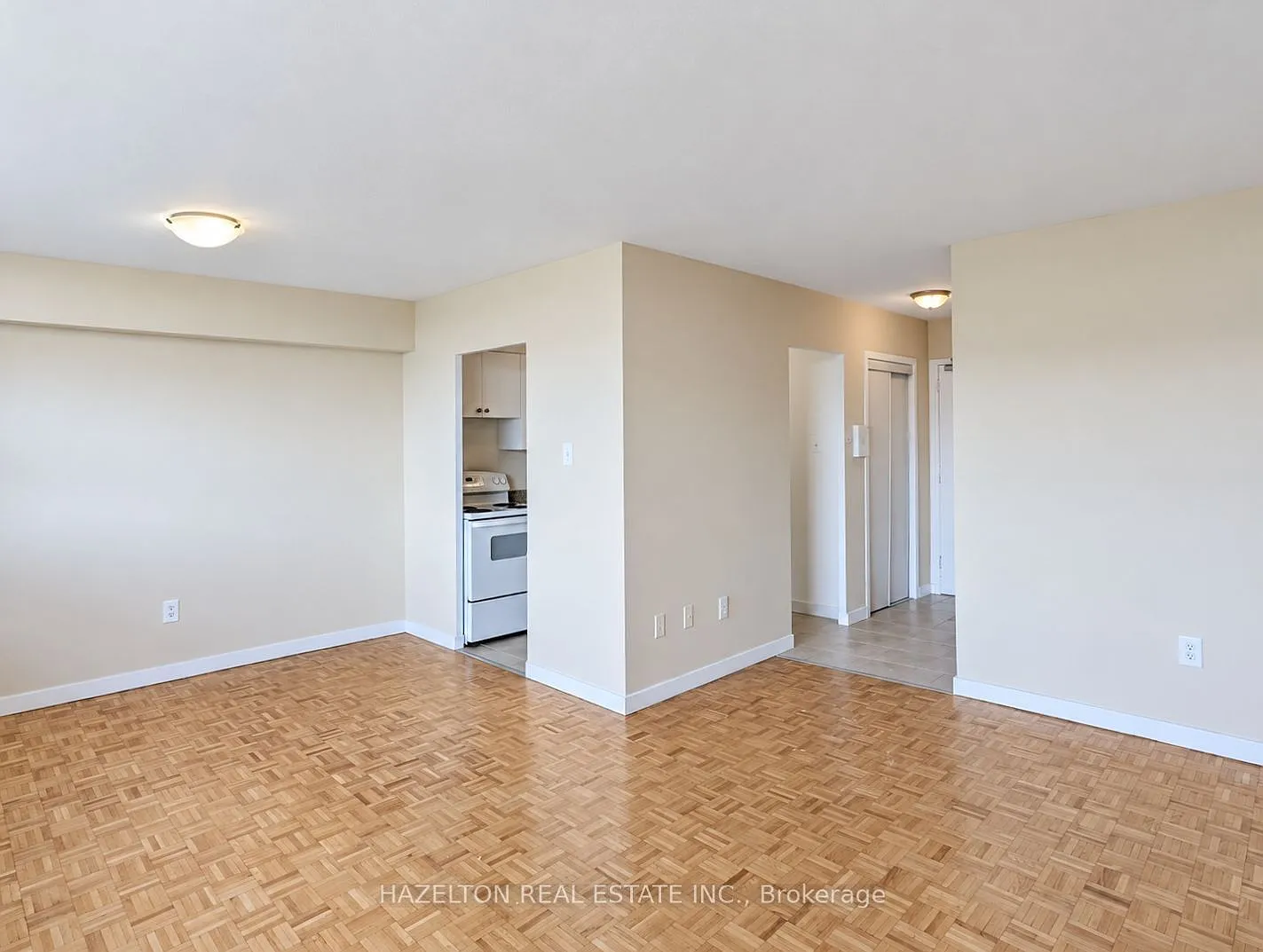 126 Bellamy Rd N — Photo 3