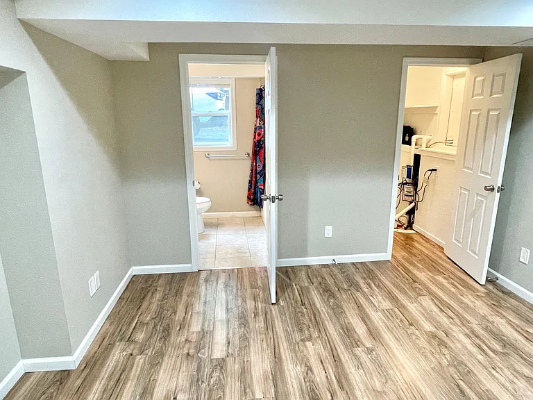 122 NE Beech St — Photo 10