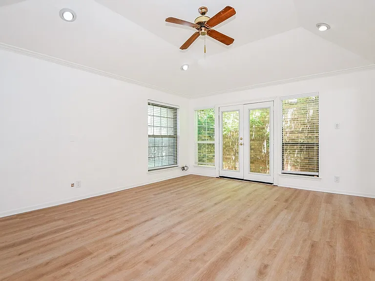 11907 Pepperdine Ln — Photo 11
