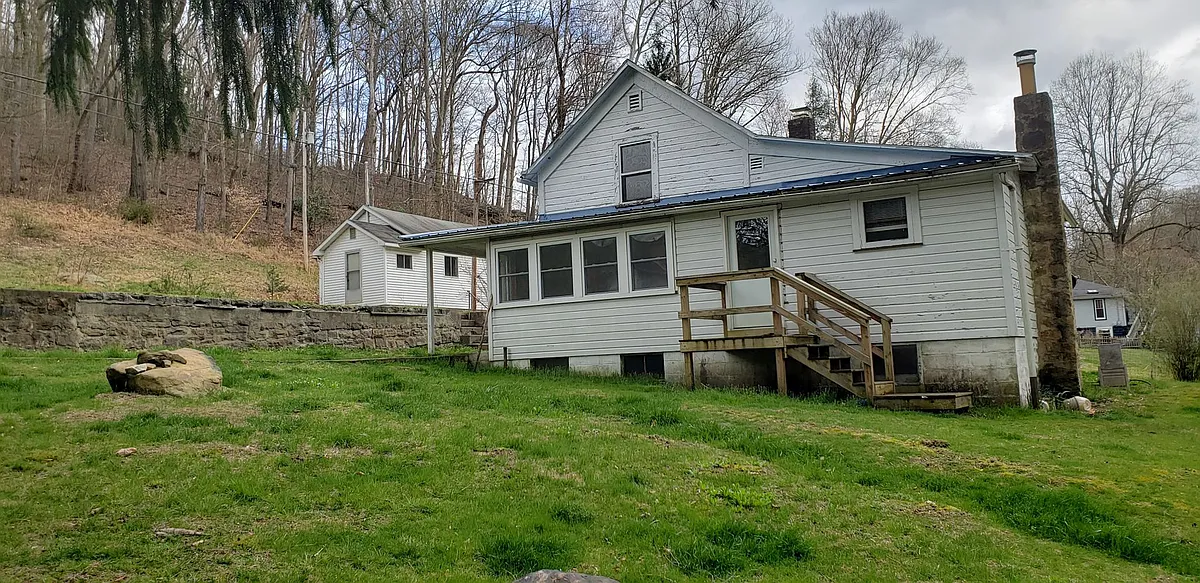 Building Photo - 873 Opekiska Rd