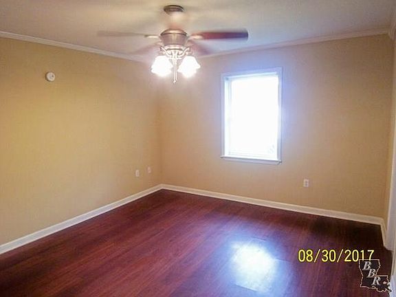 4th image of 419 Julia St