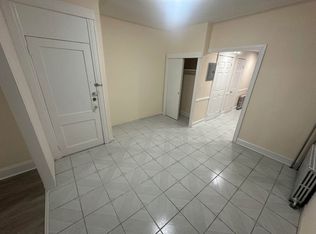 7045 66th St #1, Ridgewood, NY 11385