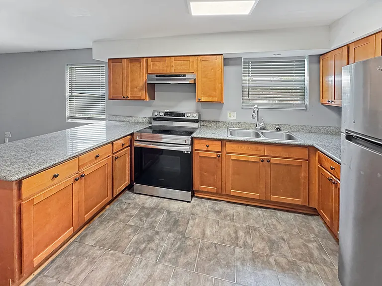 2603 Panama St — Photo 4