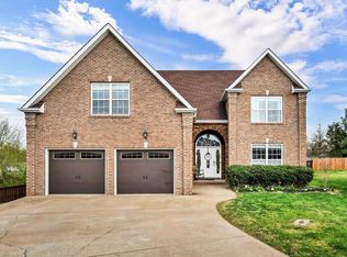 820 Carousel Ct, Clarksville, TN 37043