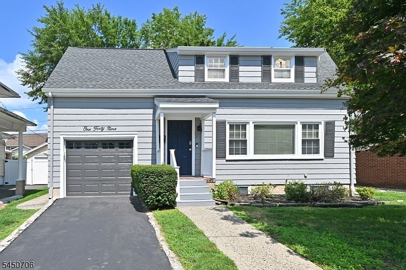 1st image of 149 Seton Pl