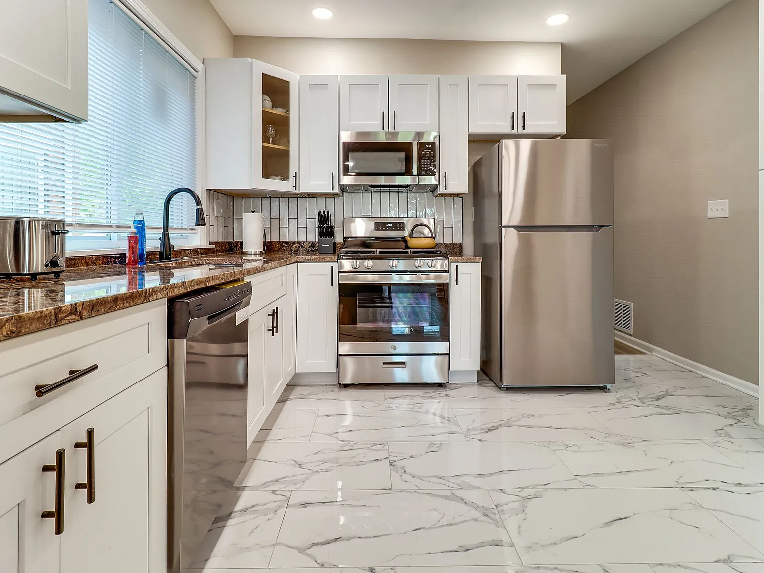 3 bed, 1314 sqft, $1,695 — Photo 1