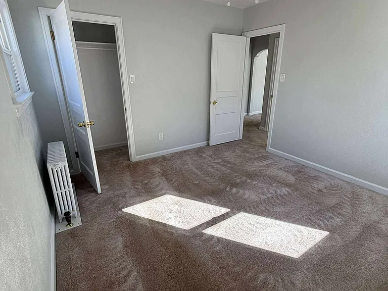 132 W Cedar St — Photo 7