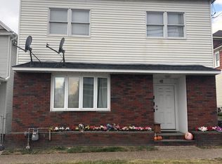411 George St, Throop, PA 18512
