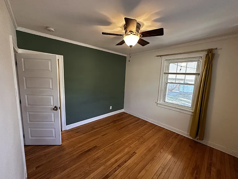 325 Sumner St — Photo 16