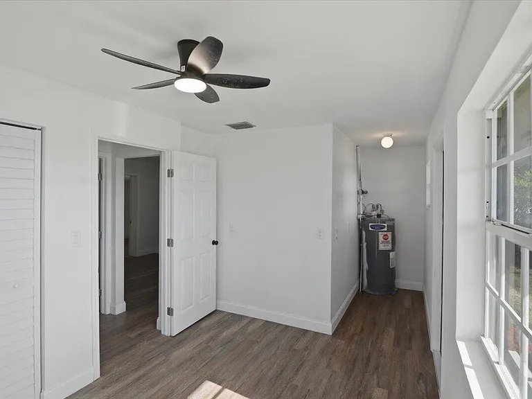 270 SW 10th Ave — Photo 28