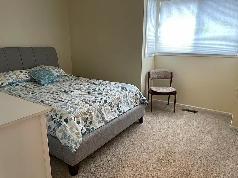 594 Wimbledon Ct — Photo 7