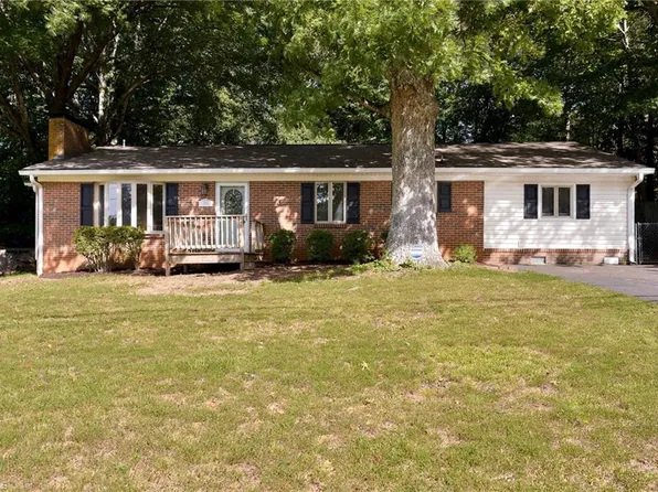 2611 Fairlawn Dr, Winston Salem, NC 27106