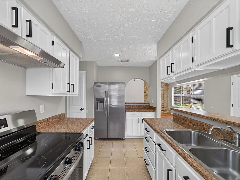 20014 Bishops Gate Ln — Photo 18