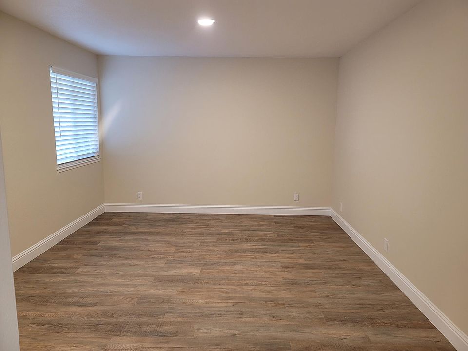 1st image of 968 Montebello Dr #B