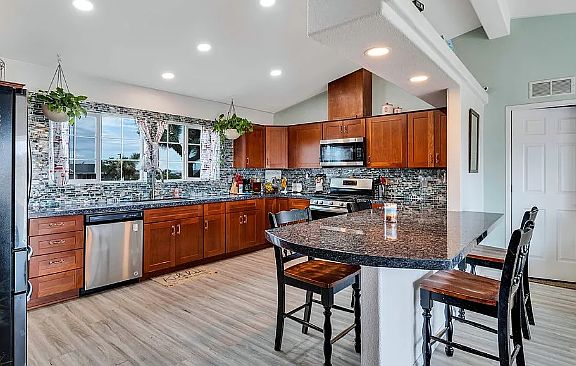 3rd image of 58293 Del Mar St