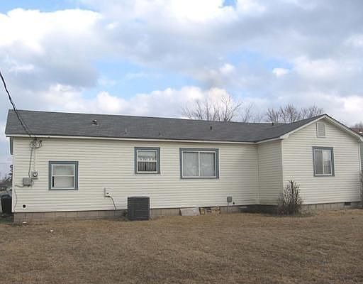 2nd image of 2119 Churchill Rd