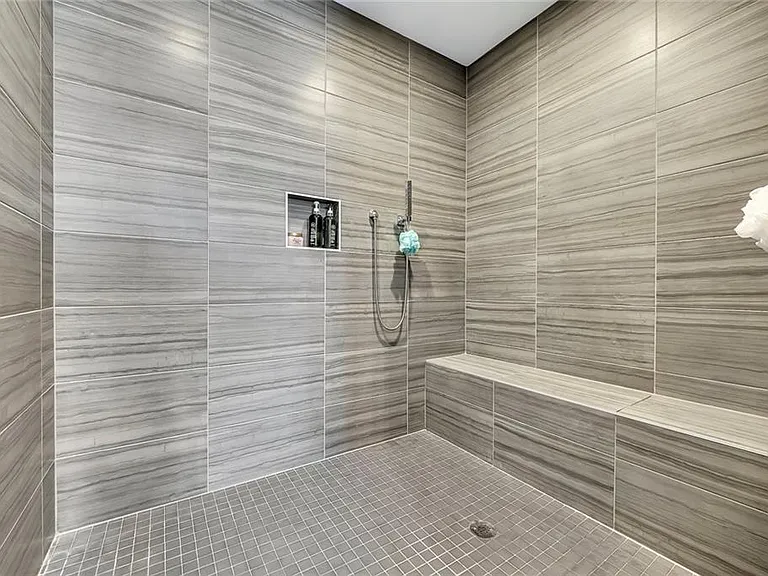 108 Grand Cres — Photo 31