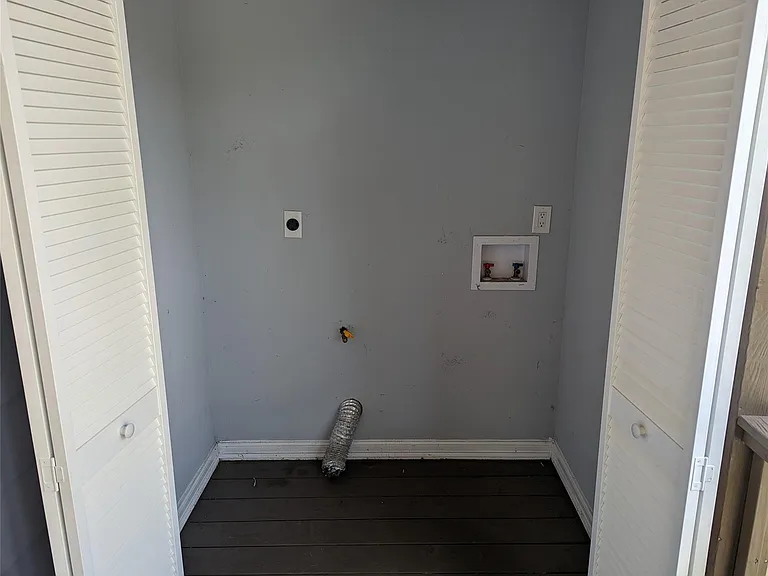 7521 Laredo St — Photo 21