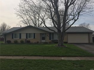 1005 Derringer Dr, Englewood, OH