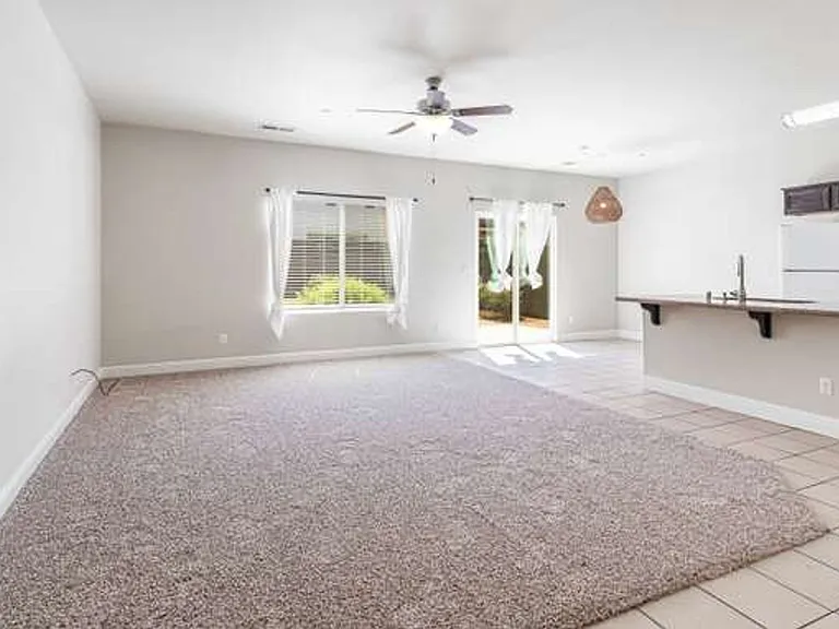 538 N Burgan Ave — Photo 3