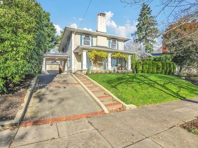 3709 NE Couch St, Portland, OR, 97232