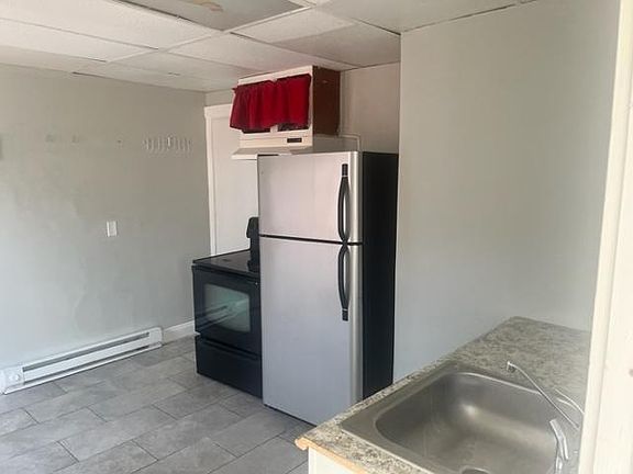 3rd image of 407 Guilford Ave #2F