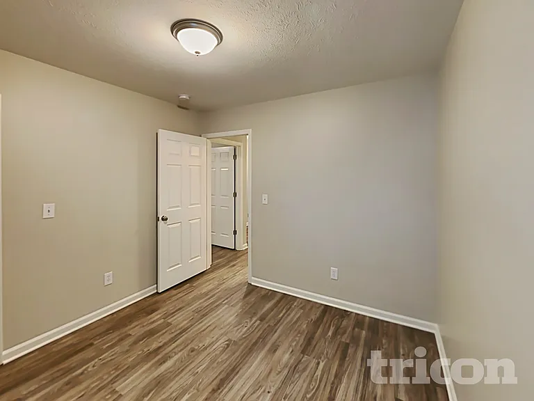 800 Maryfield Dr — Photo 14