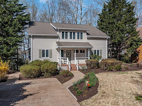 2nd image of 618 Riverview Dr
