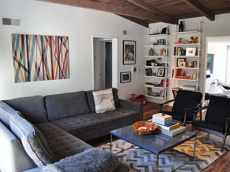 1550 N Jameson Ln — Photo 4