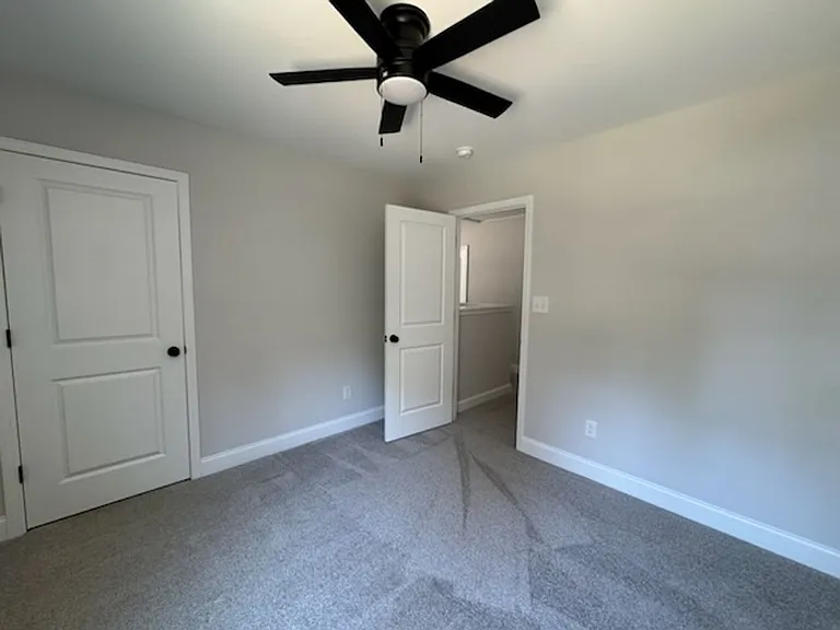 390 Summer Hill Rd — Photo 25