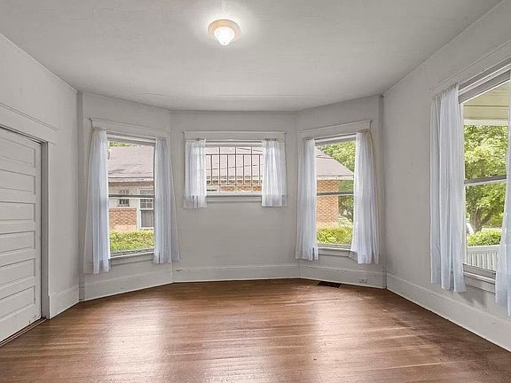3rd image of 414 Hancock St