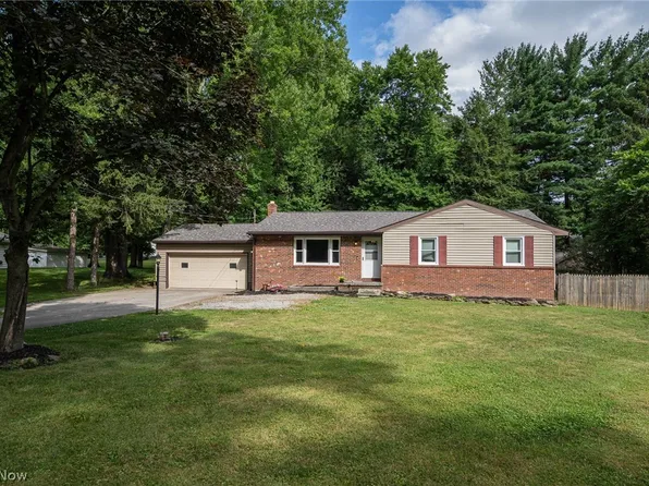 4603 Hopkins Rd, Youngstown, OH 44511