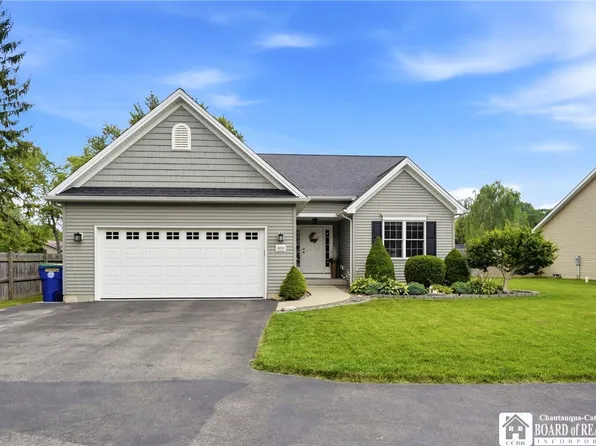 489 Campbell Blvd, Getzville, NY 14068