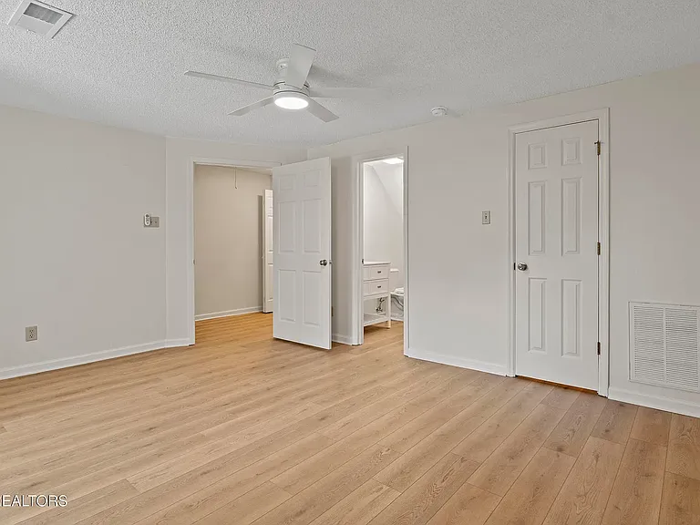 Master bedroom (upstairs)