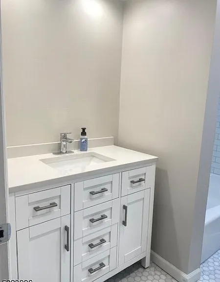 549 Broughton Ave #1 — Photo 7