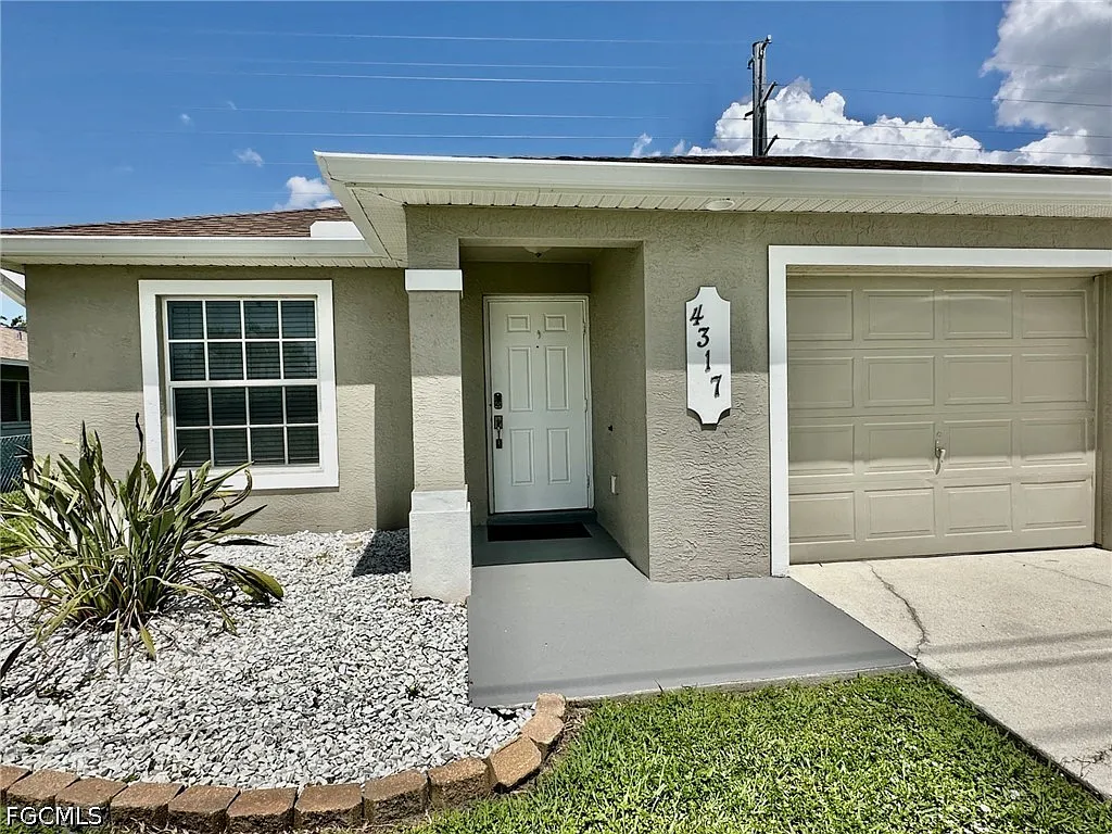 3 bed, 2.0 bath, 1353 sqft, $1,750 — Photo 1