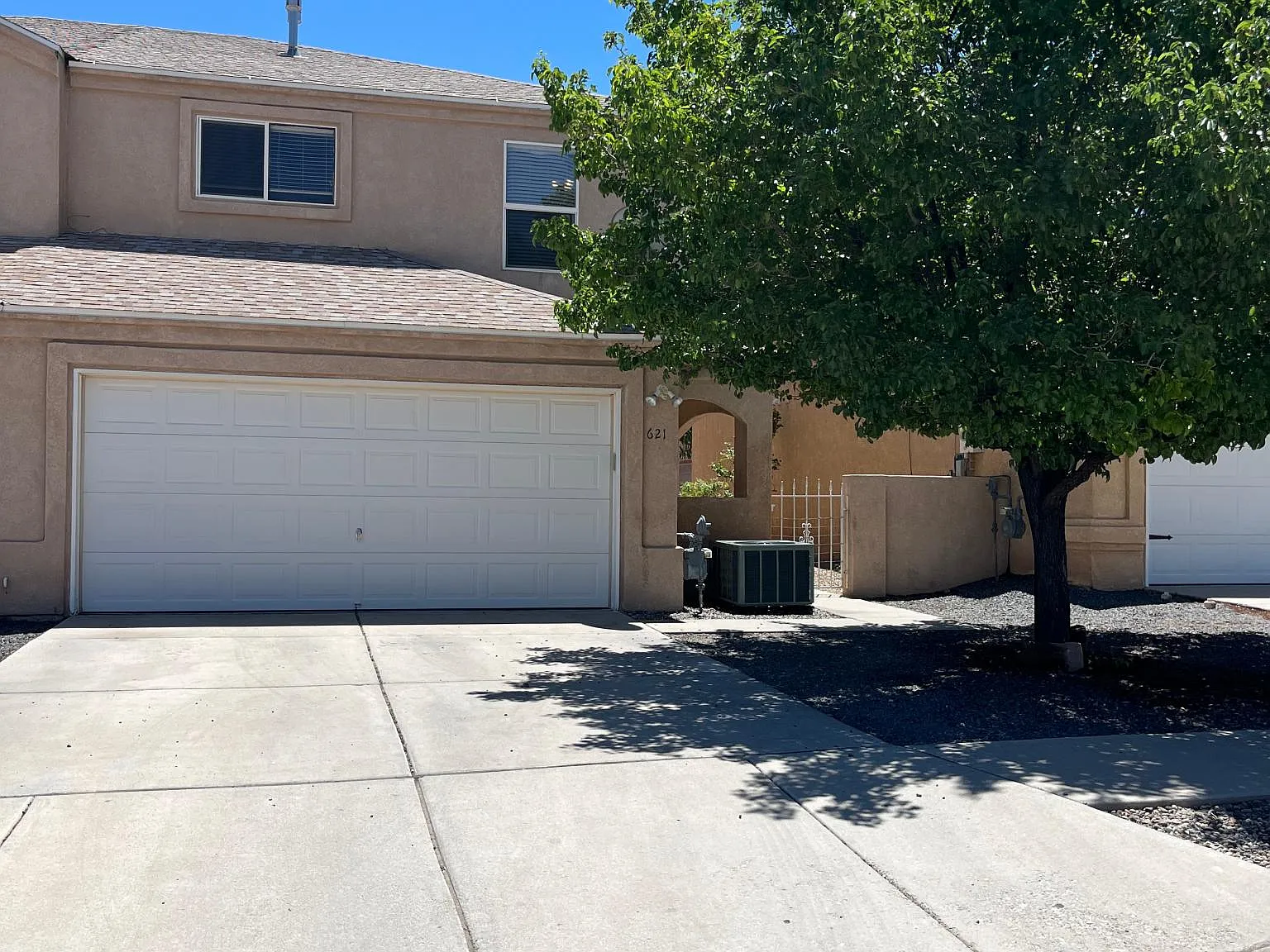 3 bed, 2.5 bath, 1600 sqft, $2,800 — Photo 2