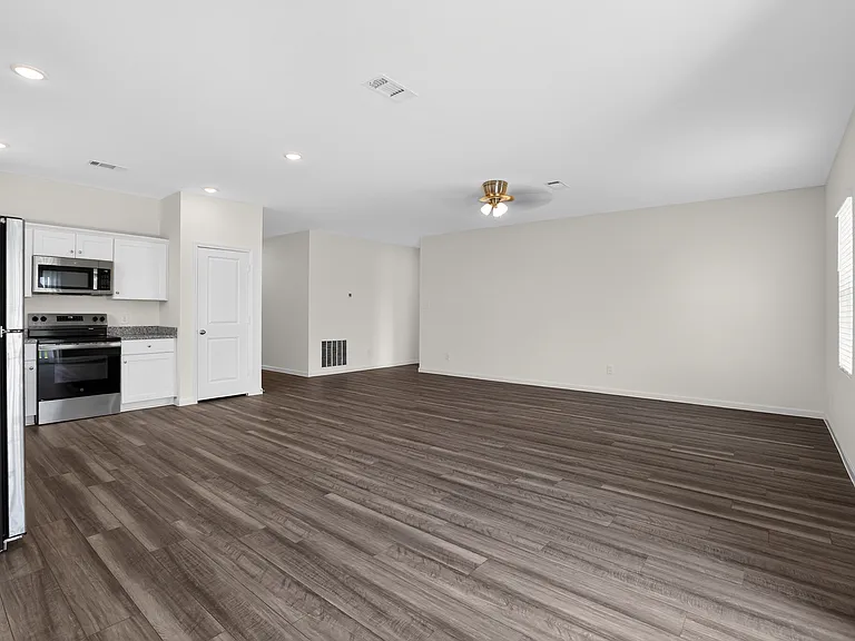 4725 Harlequin Dr — Photo 32