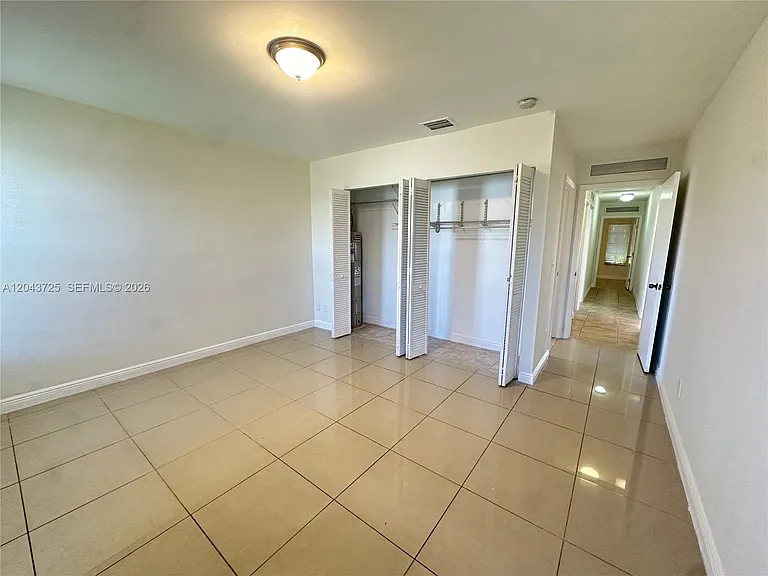 2235 Farragut St — Photo 12