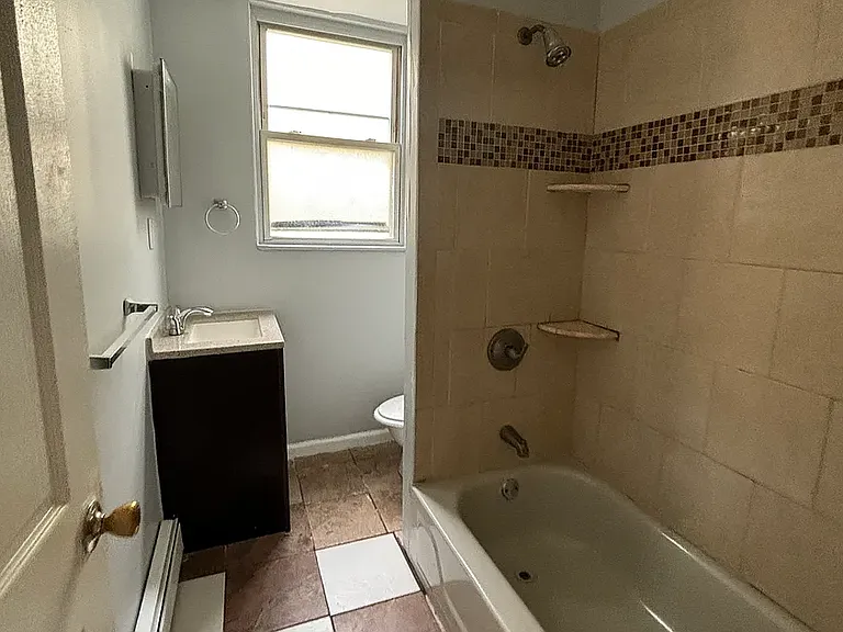 158 Hobson St #2 — Photo 9