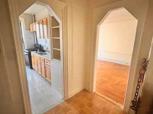446 Kingston Avenue image 1 of 12