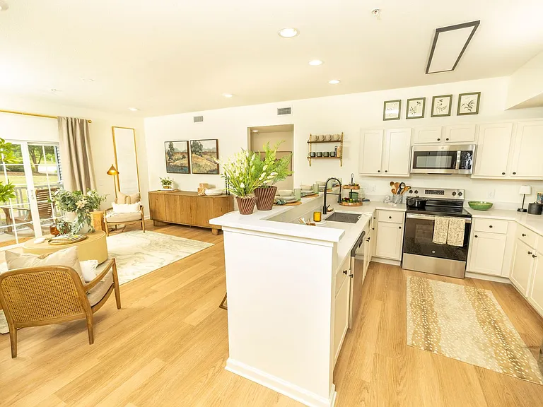 160 Graham Rd #204 — Photo 8