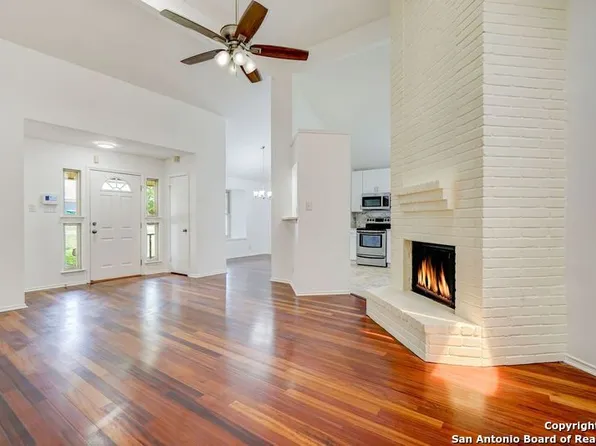 7916 Forest Cabin, Live Oak, TX 78233