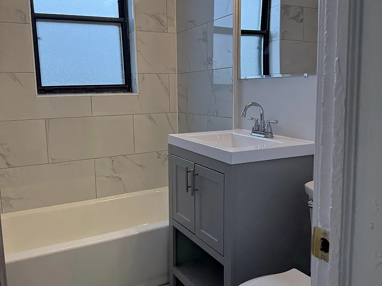 2351 W Wilson Ave #206 — Photo 10