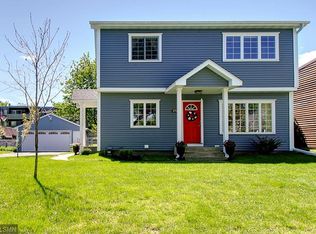 894 Lovell Ave, Roseville, MN 55113