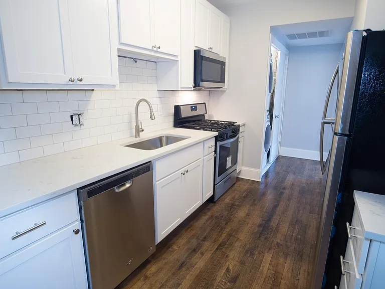 3051 N Troy St #1 — Photo 8